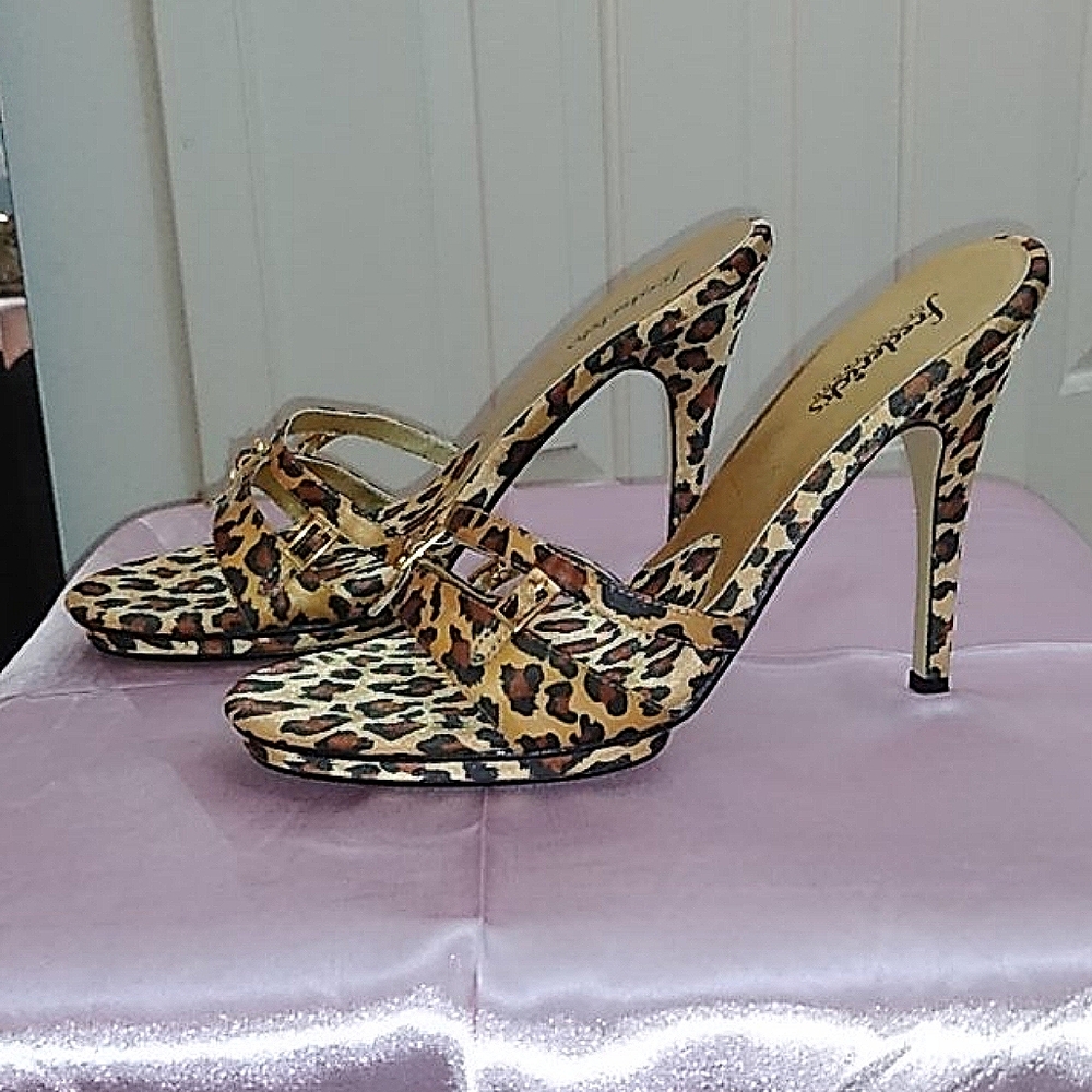 Sexy Frederick's Hollywood 5" Leopard Print Mules